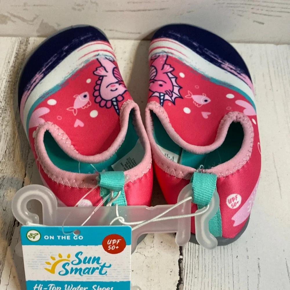 Baby Water Shoes Size M (7/8) NEW